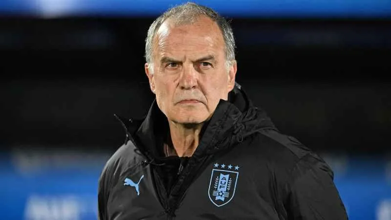 Marcelo-Bielsa-entrenador-argentino-de-la-seleccion-de-uruguay