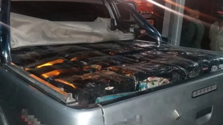 hojas-coca-camioneta-abandonada-chalican