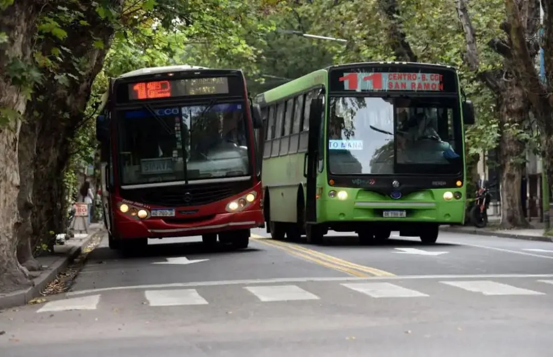 boleto-de-colectivos-a-1-700-cuanto-cuesta-viajar-en-el-re