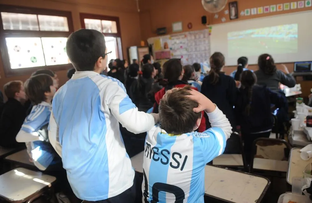 la-dge-confirmo-que-los-partidos-argentina-el-mundial-podran-verse-las-escuelas