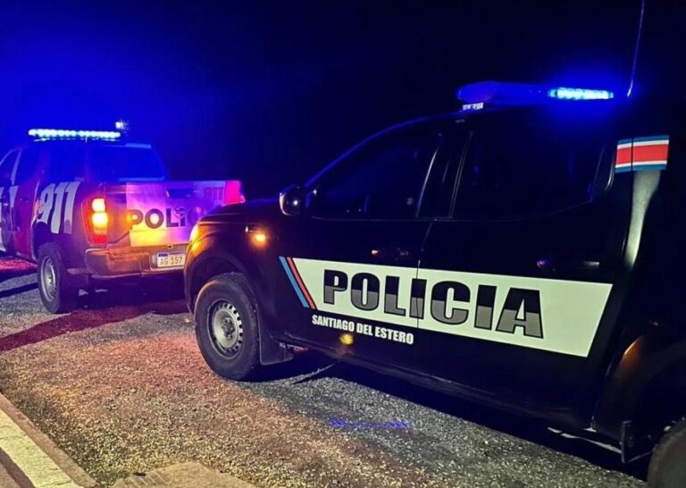 movil-policial-noche-santiago-e1760197652596