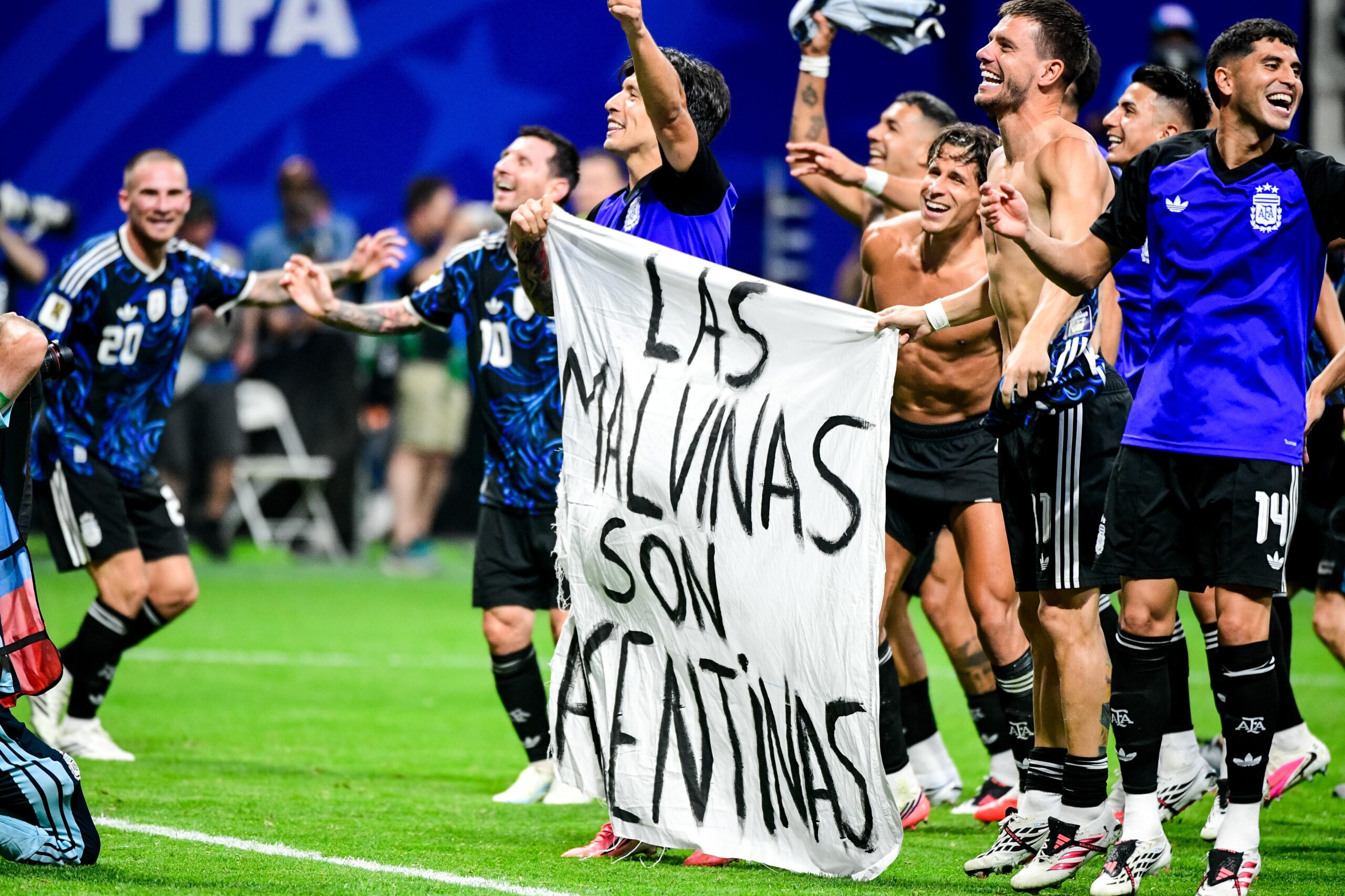 Argentina x Inglaterra faixa Malvinas
