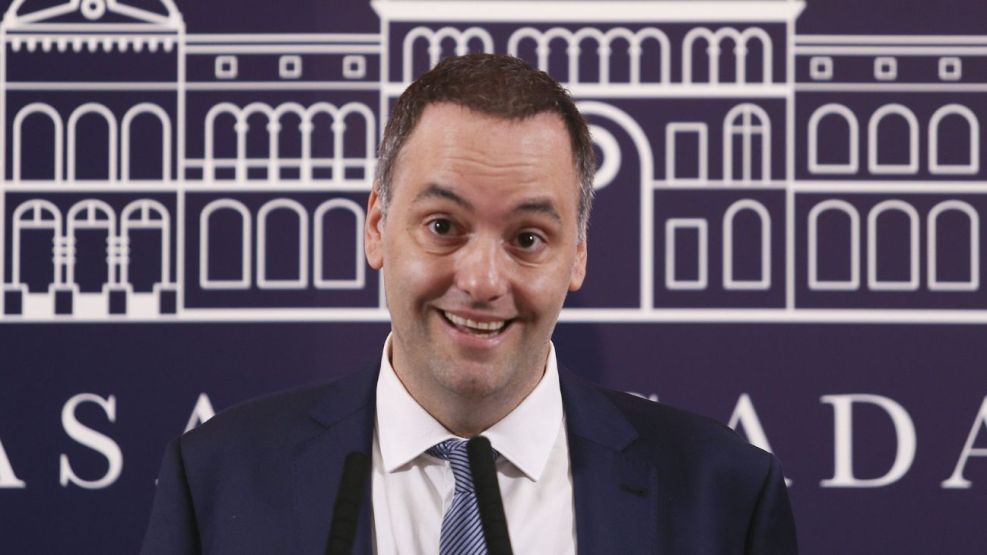 el-jefe-de-gabinete-manuel-adorni-2213204