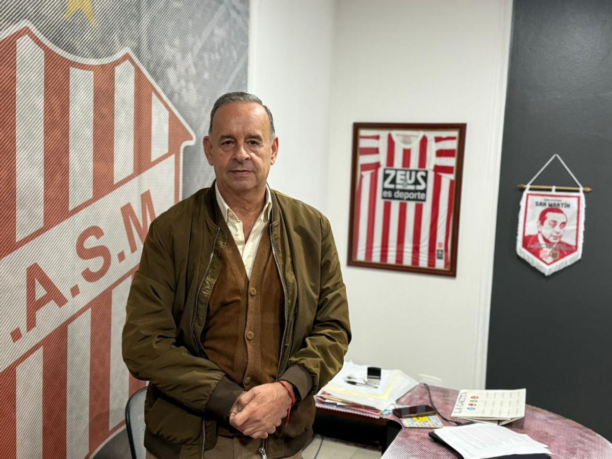 gestin-oscar-mirkin-presidente-san-martin-posa-oficina-rodeado-simbolos-club-documentos-clave-medio-presente-atravesado-criticas-decisiones-1135451-114454