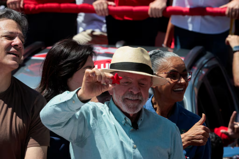 luiz-inacio-lula-da-silva-acelera-su-campana-a-seis-dias-de-las-elecciones-foto-reutersbrian-snyder-
