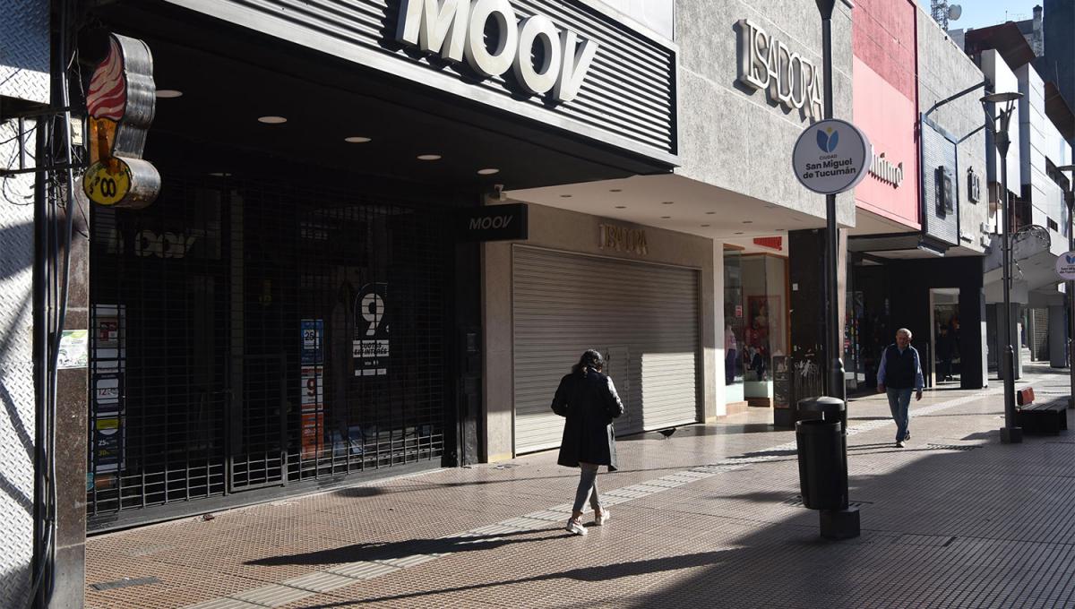 persianas-bajas-comercios-microcentro-permaneceran-cerrados-durante-inicio-semana-1039397-115335