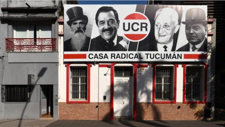 reclamo-funcionarios-municipalidad-yerba-buena-militantes-ucr-quieren-poner-casa-radical-orden-873678-201655